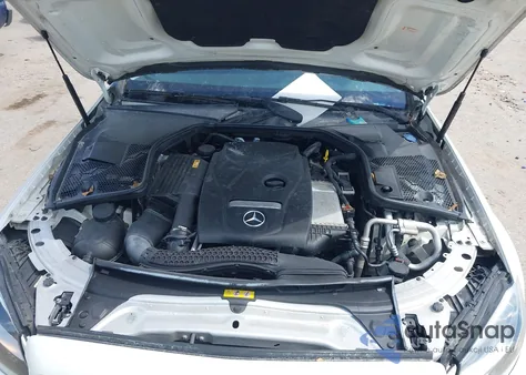 2016 Mercedes-Benz C 300 из США, поврежденный, VIN 55SWF4JB8GU177132